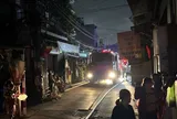 Ngọn lửa trùm kho phế liệu trong khu dân cư, người dân hoảng loạn tháo chạy