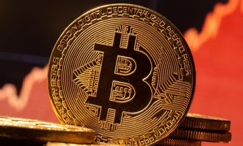 Giá Bitcoin rung lắc trước ngưỡng 100.000 USD