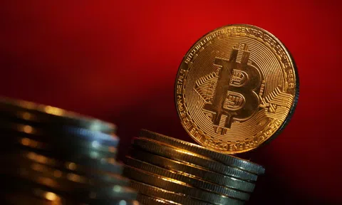 Giá Bitcoin thủng mốc 100.000 USD, chạm đáy 2 tuần