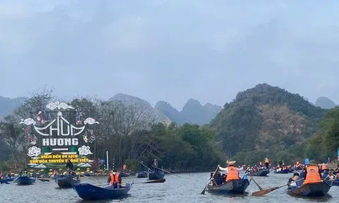 Chưa khai hội, chùa Hương đã đón hơn 2 vạn lượt khách trong 4 ngày Tết