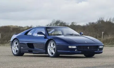 Đấu giá Ferrari F355 GTS của huyền thoại Michael Schumacher