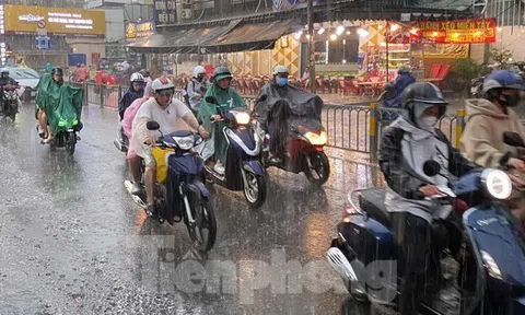 TPHCM sắp mưa lớn diện rộng, gây ngập nhiều nơi