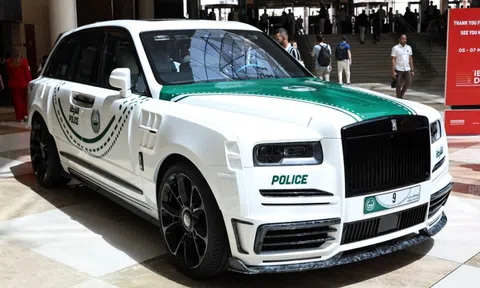 Rolls-Royce Cullinan Mansory được bổ sung vào đội hình cảnh sát Dubai