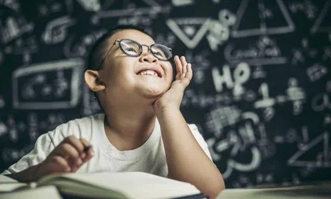 Tương lai con cái “hoá rồng hoá phượng” hay luẩn quẩn cối xay, đều phụ thuộc vào quyết định này của cha mẹ: Hãy cẩn trọng!