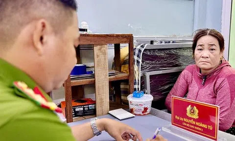 Bắt được người đàn bà “phù phép” tại tiệm vàng ở An Giang