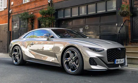 Siêu phẩm Bentley Batur hơn 3 triệu USD lăn bánh tại Anh