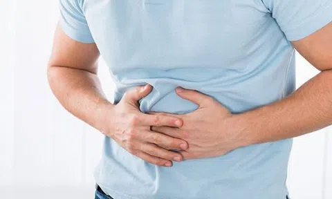 Bị đầy bụng, chán ăn, đi khám người đàn ông 60 tuổi sốc nặng trước thông báo của bác sĩ