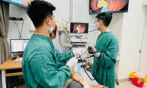 Nguy cơ thủng dạ dày do thói quen ăn uống thiếu khoa học