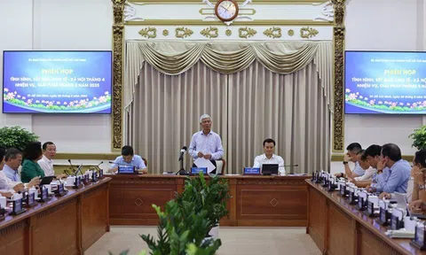 Tp.HCM: Thu từ dịch vụ tăng đột biến, du lịch tạo cú hích cho phục hồi kinh tế