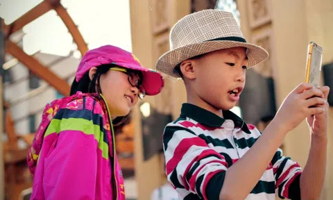 "Đừng đưa con đi du lịch", chia sẻ của một người mẹ là bác sĩ lúc nửa đêm khiến phụ huynh đồng tình tuyệt đối
