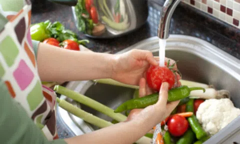 7 sai lầm khi rửa rau củ càng rửa càng bẩn, “rửa trôi” hết dinh dưỡng lúc nào không hay