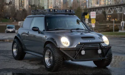 Cận cảnh bản độ địa hình của MINI Cooper S đang được đấu giá