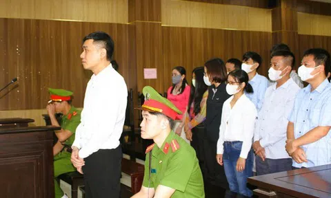 30 bị cáo vắng mặt trong vụ xét xử đưa, nhận hối lộ lớn nhất ở Thanh Hóa