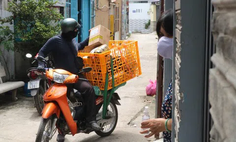 Quét mã QR chuyển khoản của shipper, tài khoản ngân hàng của người phụ nữ Hà Nội bị trừ liên tục từ 2 triệu đến 900 triệu đồng