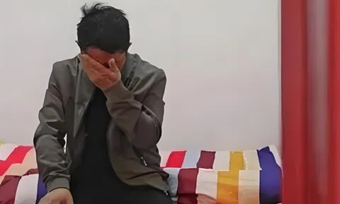 Bị sa thải sau 20 năm cống hiến, ngày rời đi, tôi nhận được 1 phong bì từ sếp: Bên trong không phải tiền mà là thứ không ngờ đến