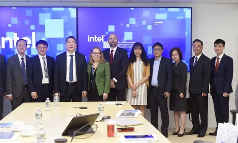Bộ Tài chính làm việc với công ty mẹ Facebook, Intel