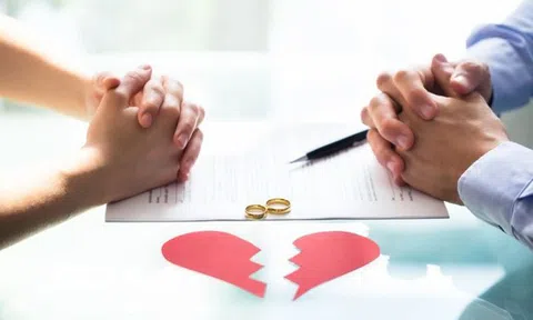 Người phụ nữ bất ngờ đòi ly hôn chồng sau 12 năm chung sống vì tin lời AI