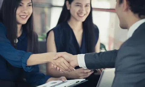 Mẹ 2 con đi xin việc bị từ chối, cô đáp lại bằng email dài 6 dòng mà nhà tuyển dụng ký luôn vị trí quản lý