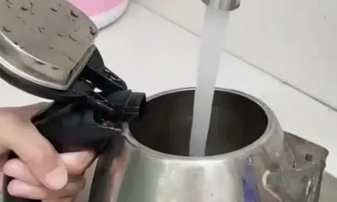 Nói thật: 3 thói quen dùng ấm đun siêu tốc đe dọa sức khỏe cả gia đình, nhiều người mắc phải không hay biết