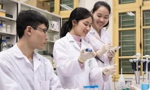 Học phí các trường Y Dược tăng cao trong năm 2025