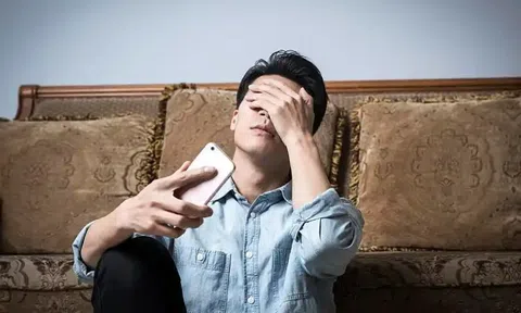 Cống hiến 10 năm đột ngột bị sa thải, ngày rời đi, sếp đưa cho tôi một phong bì: Bên trong không phải tiền mà là thứ còn bất ngờ hơn