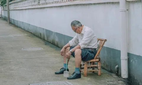70 tuổi sống sung túc với 2 căn nhà và khoản lương hưu 21 triệu/tháng, tôi vẫn chọn vào viện dưỡng lão vì giận con: Ở được 2 tháng thì hối hận vô cùng
