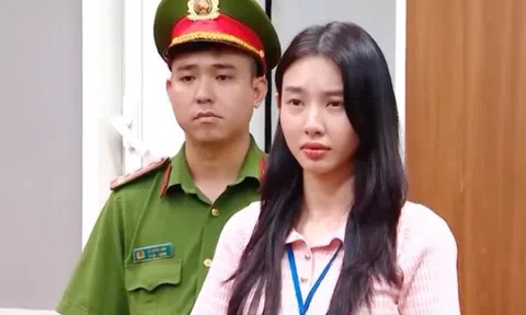 NÓNG: Tước bỏ danh hiệu Gương mặt trẻ Việt Nam tiêu biểu đối với Nguyễn Thúc Thùy Tiên