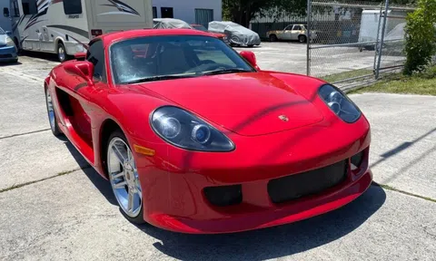 Porsche Boxster 'lột xác' thành siêu xe Carrera GT