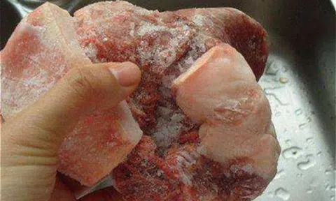 Thịt lợn để tủ lạnh bao lâu không ăn được nữa? Chuyên gia: Quá thời gian này, toàn là “ký sinh trùng”!