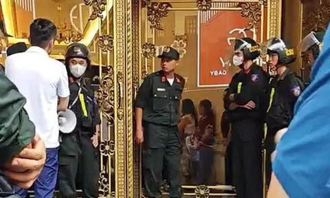VIDEO: Nhà trùm giang hồ xứ Thanh - Tuấn "thần đèn" bị công an khám xét