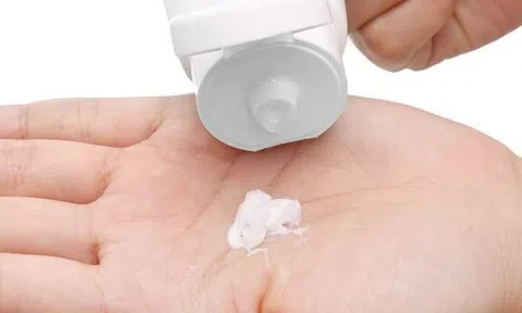 Thu hồi toàn quốc lô sữa rửa mặt Adaphil Gentle Skin Cleanser vì vi phạm chất lượng nghiêm trọng