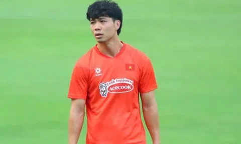 Vừa trở lại tuyển Việt Nam, Công Phượng chấn thương ngay buổi tập đầu tiên