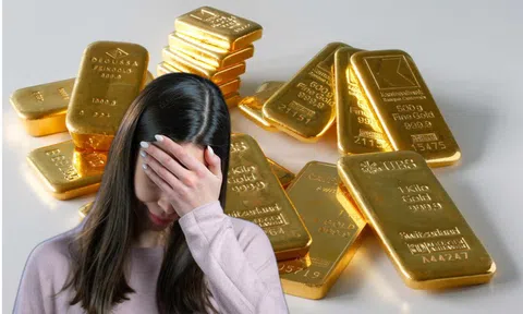 Cảnh sát bới 5 tấn rác giúp người dân tìm thấy 133 cây vàng