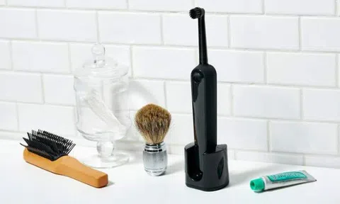 Vợ phát hiện chồng ngoại tình nhờ "dấu hiệu lạ" từ chiếc bàn chải điện