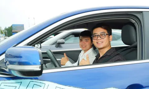 Khách hàng thích thú 'Lái vui - Sống chất' với VinFast VF 6