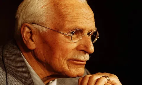 Bậc thầy tâm lý học Carl Jung chỉ rõ 5 trụ cột của cuộc sống tốt đẹp; ai thấu hiểu - người đó HẠNH PHÚC!