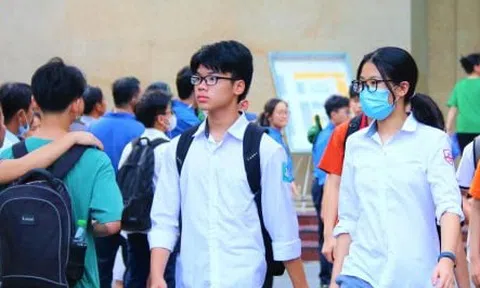 Trường chuyên đầu tiên tại Hà Nội công bố điểm chuẩn vào lớp 10