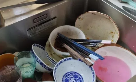 Nói với bố mẹ bạn: Đây là 5 thói quen rửa bát "cướp đi sức khỏe", đừng đi vào vết xe đổ này