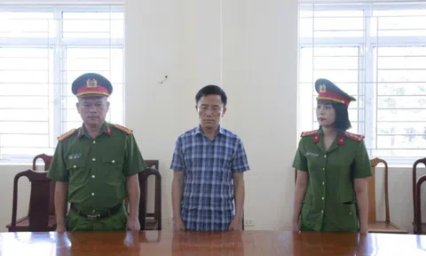 Chủ tịch UBND xã Nguyễn Văn Hưng bị bắt vì tội gì?