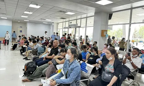 Miễn viện phí toàn dân là khám chữa bệnh không cần trả tiền? Vụ trưởng Vụ BHYT giải thích