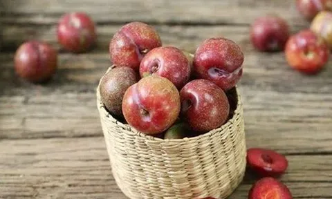 "2 không" khi ăn mận, biết mà tránh kẻo rước hoạ