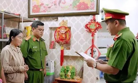 Bắt người phụ nữ thu lợi 'khủng' từ livestream bán hàng nhưng không nộp thuế