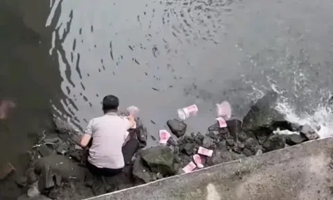 3 tỷ đồng tiền mặt trôi trên sông, người đàn ông lấy túi nilon nhặt về bị cảnh sát triệu tập: “Tiền là của một doanh nhân bị tâm thần”