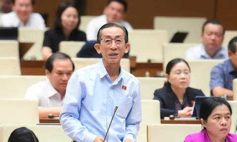 Bộ trưởng Tài chính gặp câu hỏi 'khó'