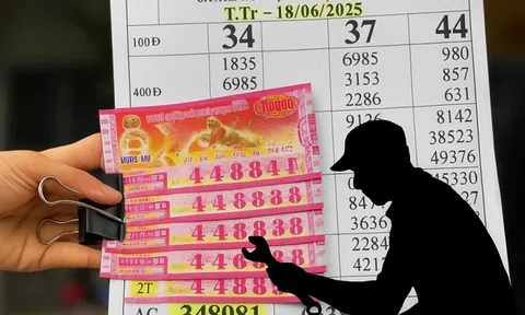 Thợ sửa xe mua ủng hộ 5 tờ vé số, người bán hàng dạo tìm tới tận nơi thông báo tin vui ngỡ ngàng