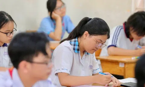 NÓNG: Công bố phổ điểm thi lớp 10 tại TP HCM, 448 điểm 10 tiếng Anh, 36 điểm 10 toán