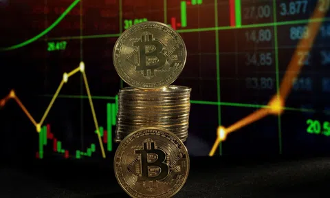 Giá Bitcoin tăng dựng đứng