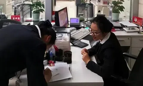 Sai phạm khi chuyển khoản hơn 14,5 tỷ đồng, nữ kế toán được tuyên dương: Thành công phanh phui đường dây rửa tiền quy mô khủng