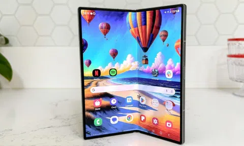 Trên tay Galaxy Z Fold 7 với chip Snapdragon 8 Elite mới cực mạnh mẽ