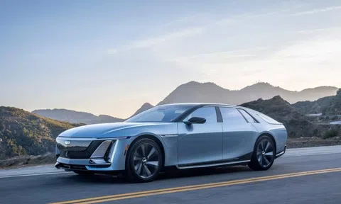 Cadillac bàn giao sedan điện siêu sang đầu tiên, giá từ 300.000 USD